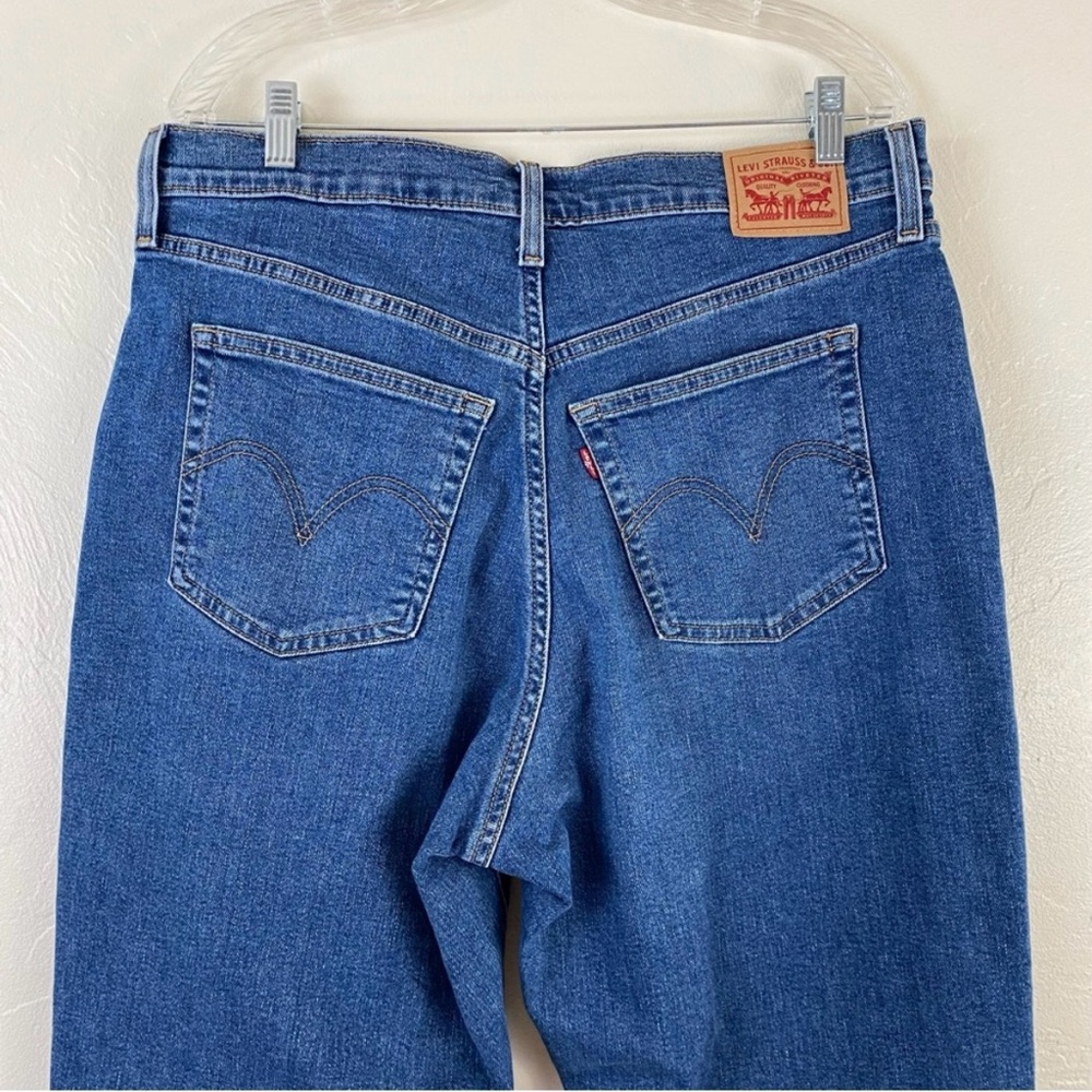 Women’s NWT Levi’s Wedgie Straight Jeans - Picture 6 of 9